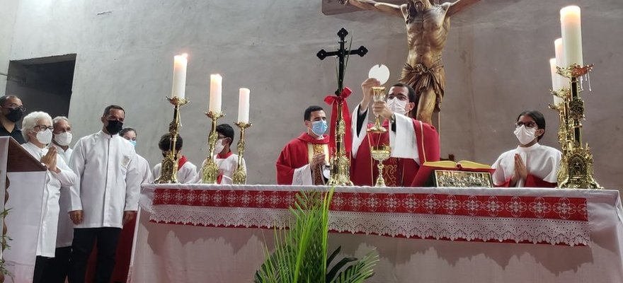 Paróquia de Santo Antônio celebra Domingo de Ramos 