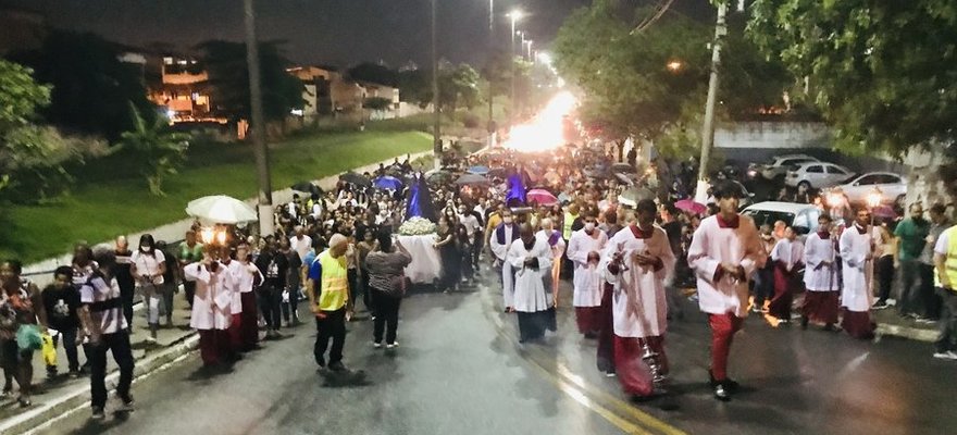 Via Sacra e Procissão do Encontro reúnem comunidade da Paróquia de Santo Antônio 