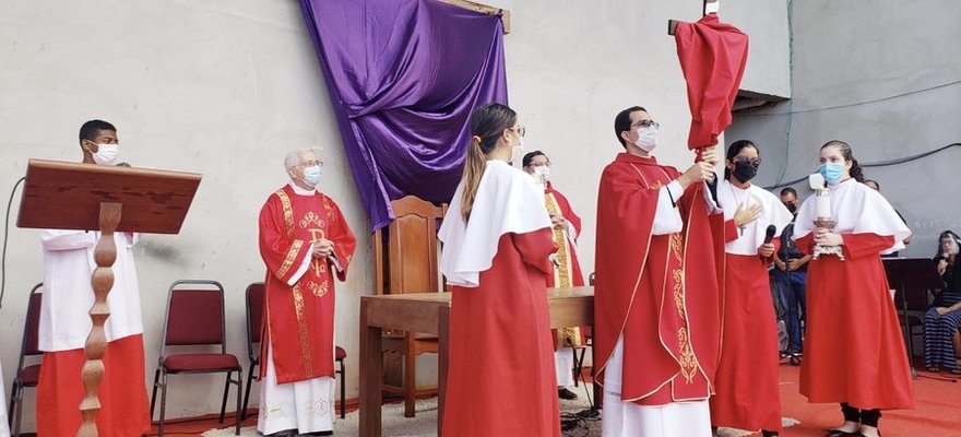Paróquia de Santo Antônio celebra Tríduo Pascal